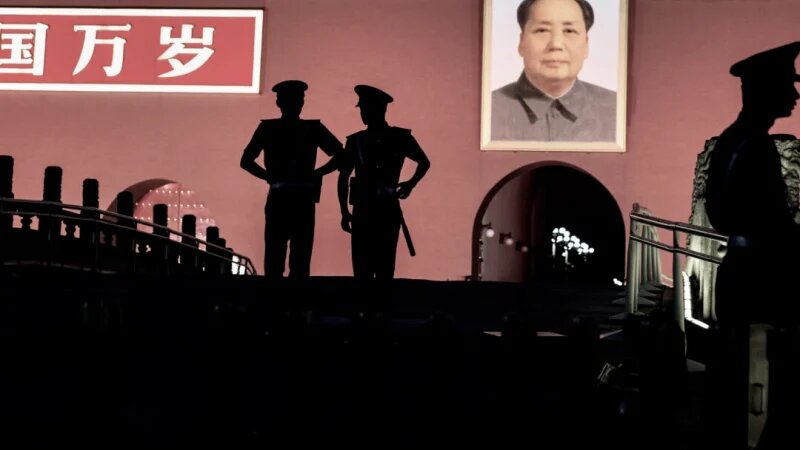 Портрет Мао Цзэдуна на площади Тяньаньмэнь, 4 июня 2014 года, Пекин. (Kevin Frayer/Getty Images)