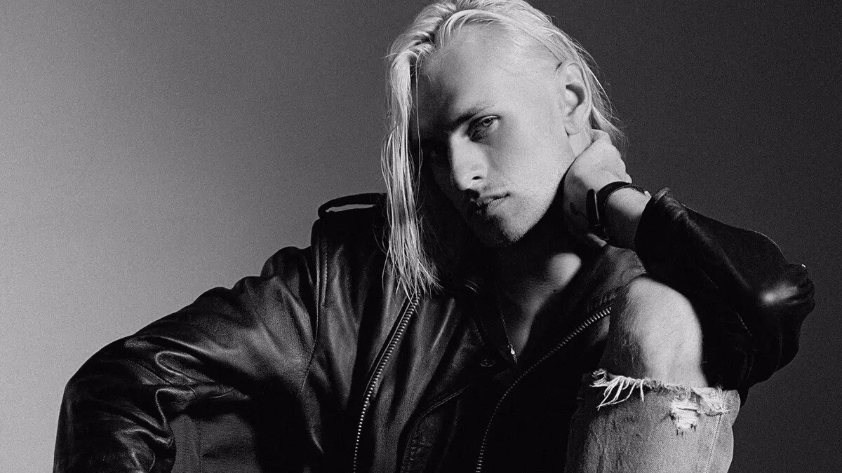     Музыкальный исполнитель Алекша Нович объявил об отмене своего концерта в трёх городах, в том числе в Волгограде. Причины ему якобы неизвестны.