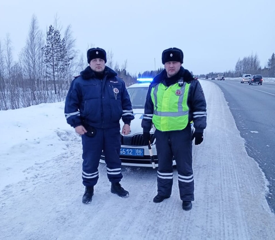    Нижневартовские полицейские помогли пассажиру «Лады», которому стало плохо в дороге