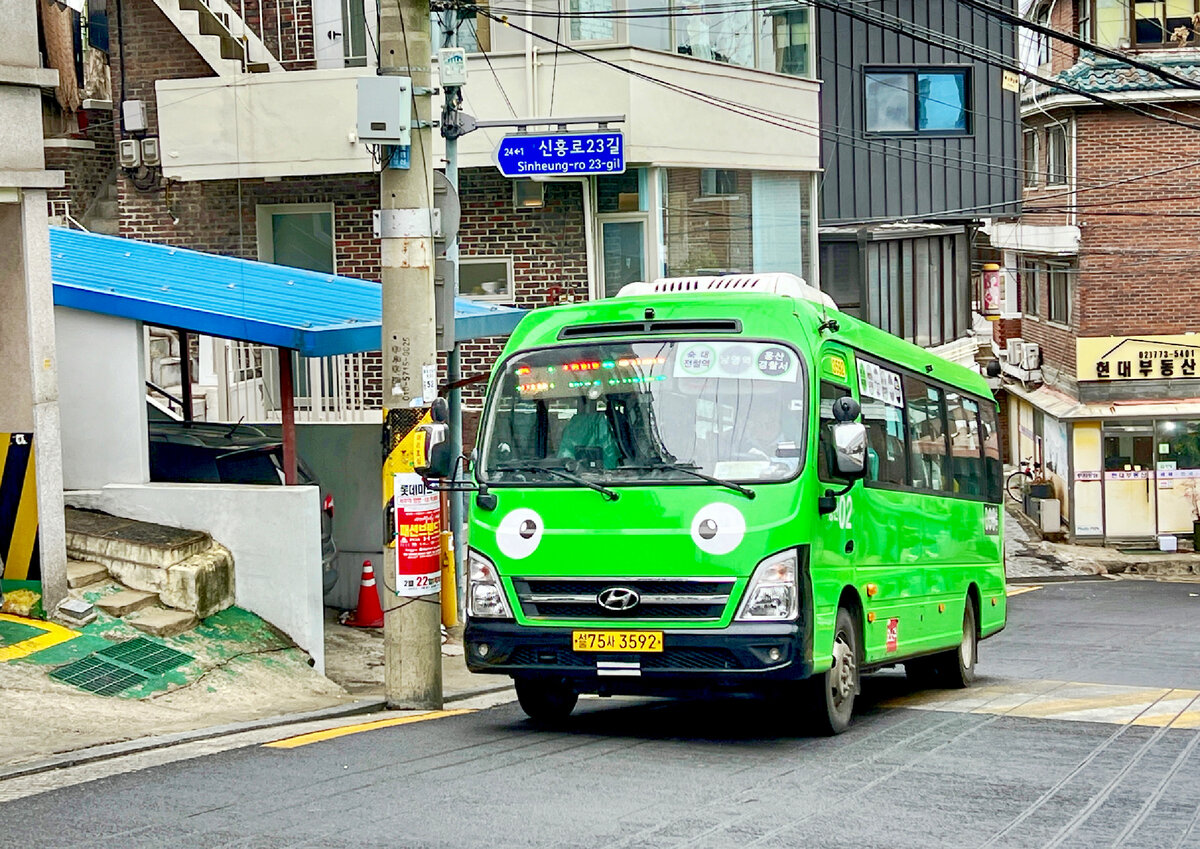 Муниципальный автобус. Сеул. Фото автора