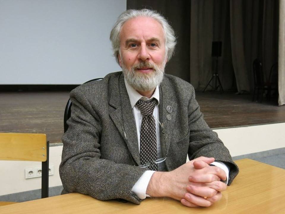 Мы предполагаем, почему Дворкин отрёкся от друга и духовника, каким был ему Умин