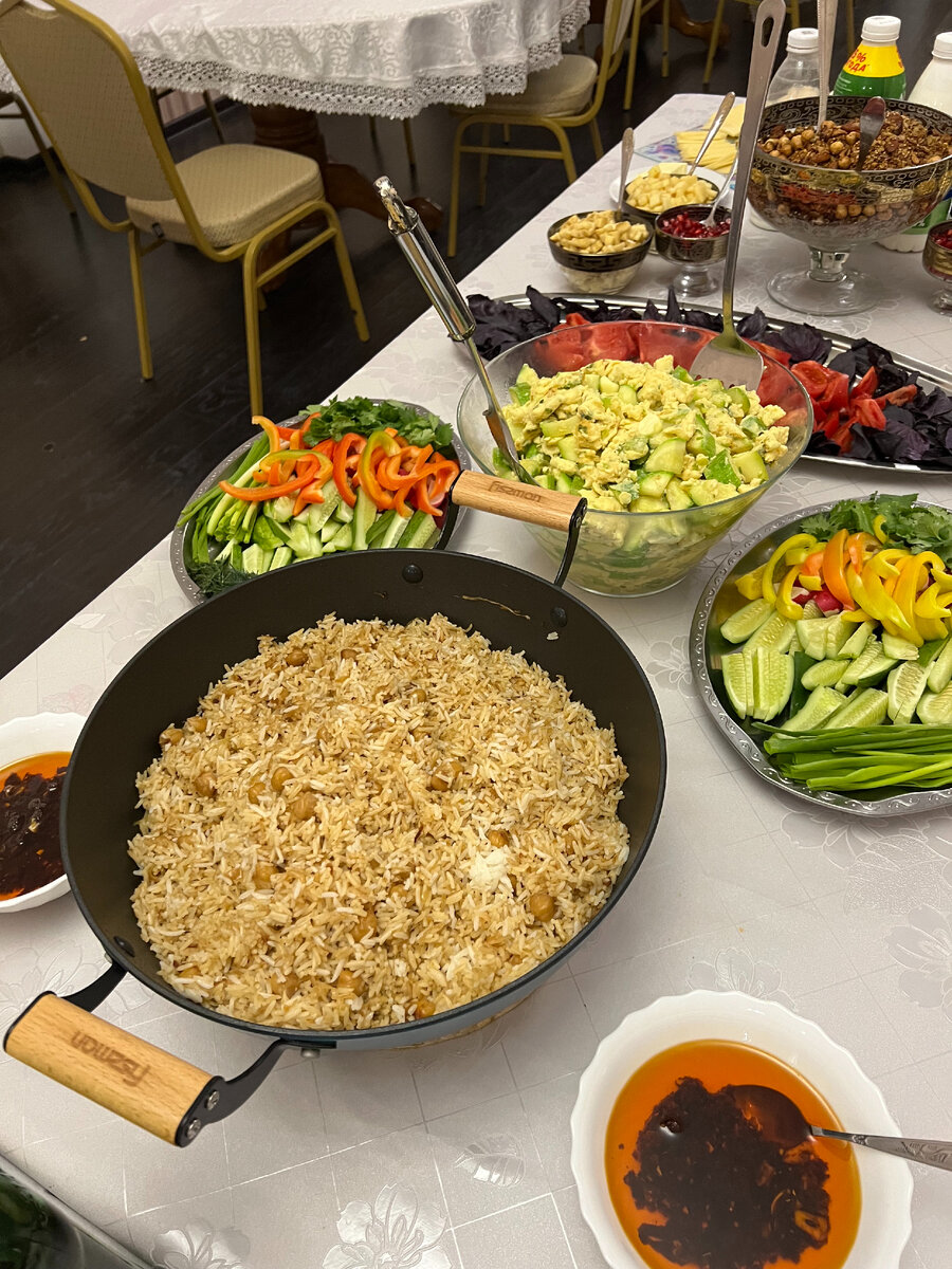 Сытный завтрак на курсе с бирманском рисом