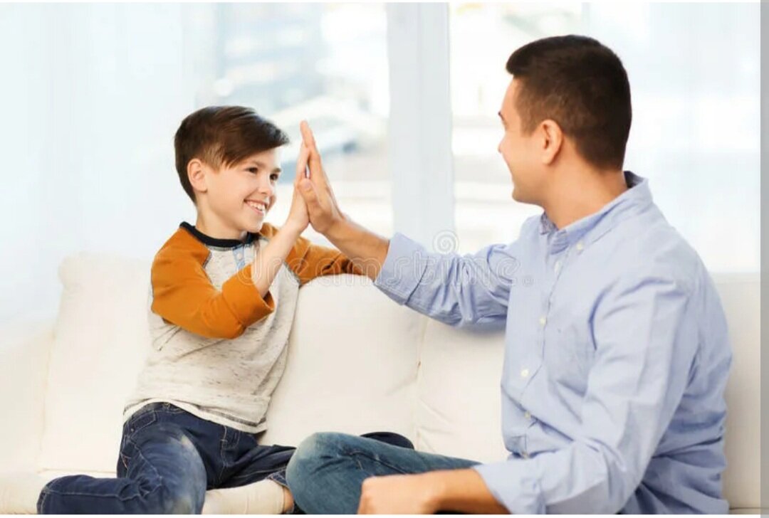 Цитаты любой может стать отцом. Цитаты про папу. Цитаты про детей и родителей. Не каждый может стать отцом. Цитаты про отца.