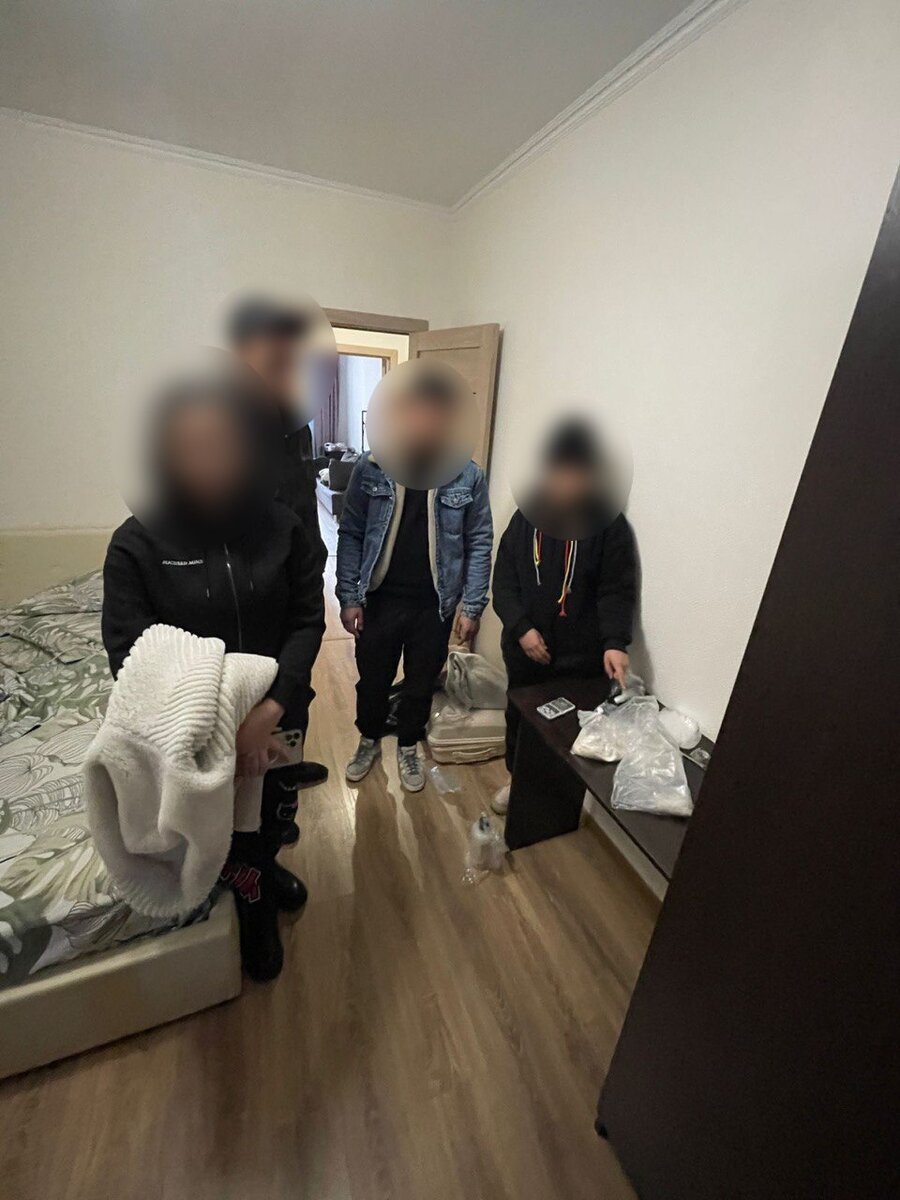  📷    23-летняя иностранка-курьер пыталась сбыть в Оренбурге 0,5 кг наркотика Марина Шарт