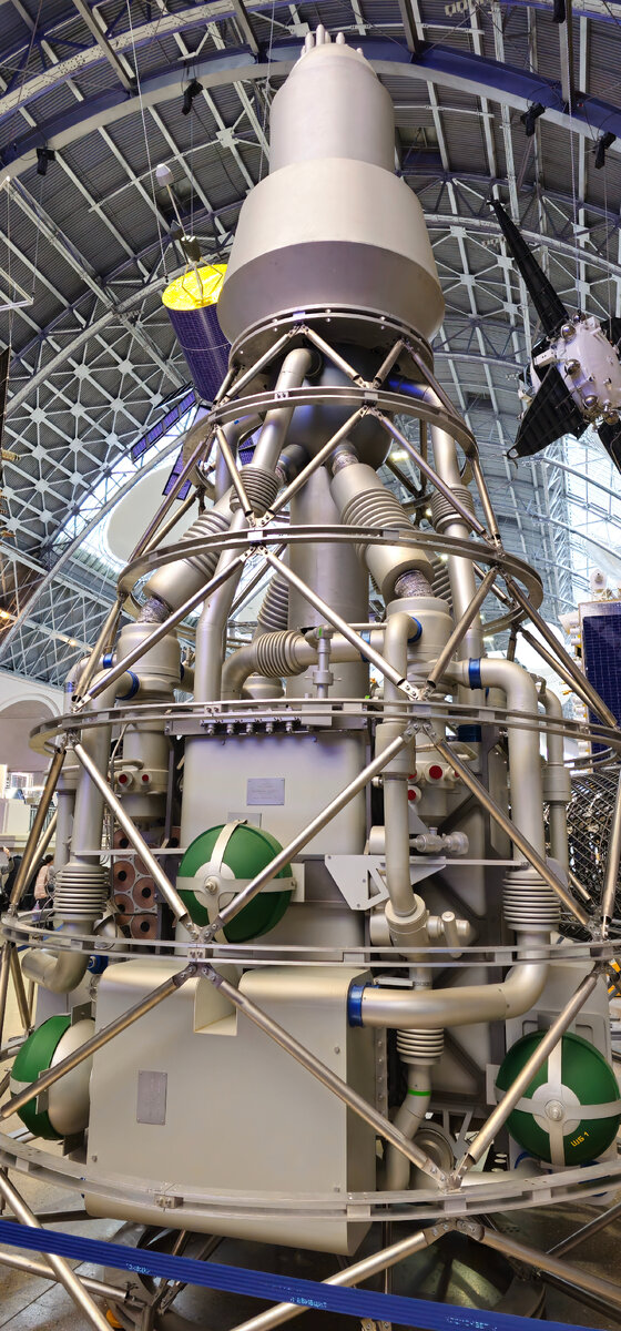 Полноразмерный макет ядерной силовой установки «Зевса» впечатляет.