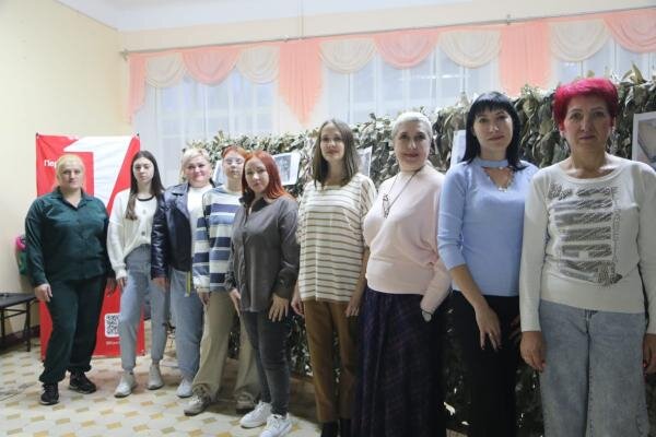 Новый этап в объединении #ZOVдуши начался, когда добровольцы стали изготавливать маскировочные сети.