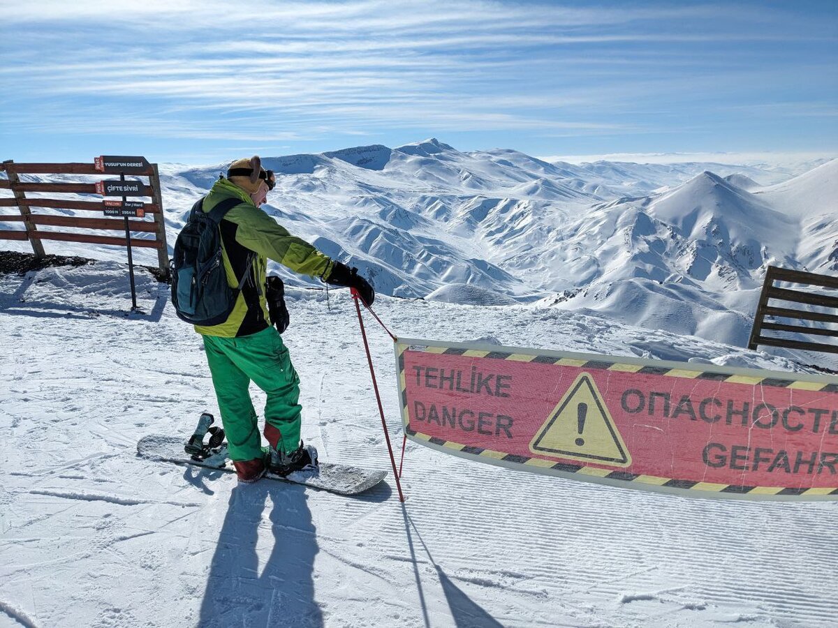 В России кататься на лыжах дорого и неудобно. Куда поехать вместо?