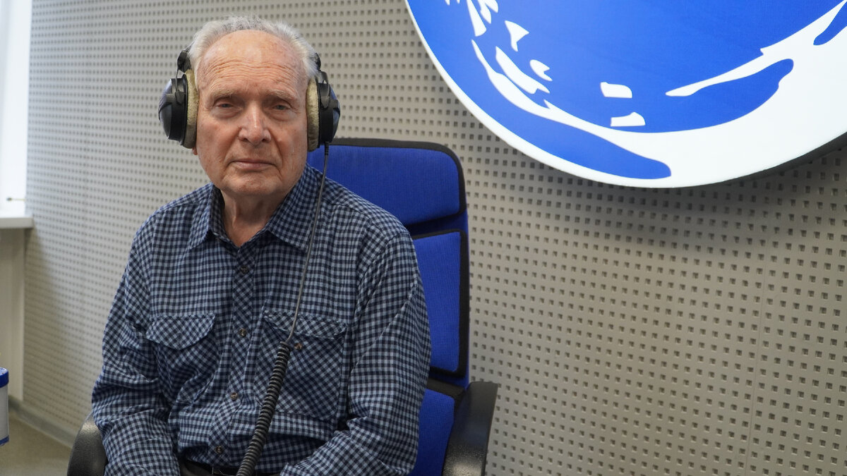 Совсем недавно заслуженному работнику телерадиокомпании «Крым» Анатолию Полонскому исполнилось 85 лет. Больше 60 из них он посвятил работе на радио.