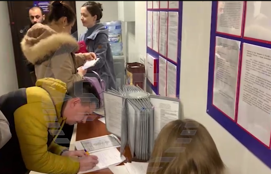 График паспортного стола октябрьского района. Паспортный стол мурино. Паспортный стол новый город. Шоссе в лаврики 85 паспортный стол. Паспортист в управляющей компании.