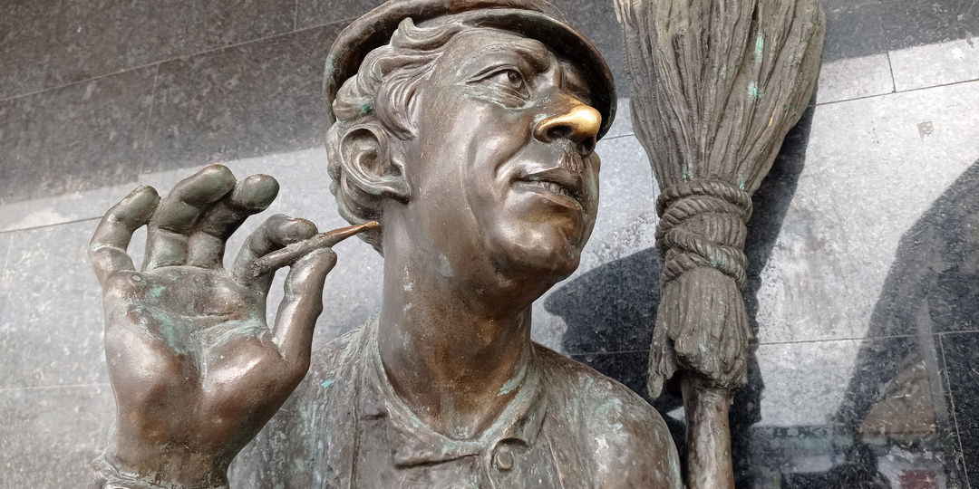 Одно из самых удачных скульптурных воплощений Юрия Никулина находится в Москве