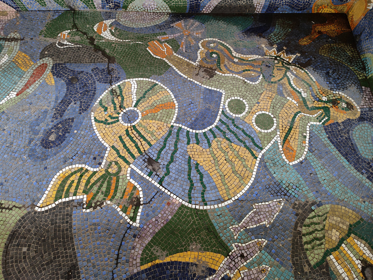 Немного покоцанная, но всё ещё красочная и интересная (фото автора)