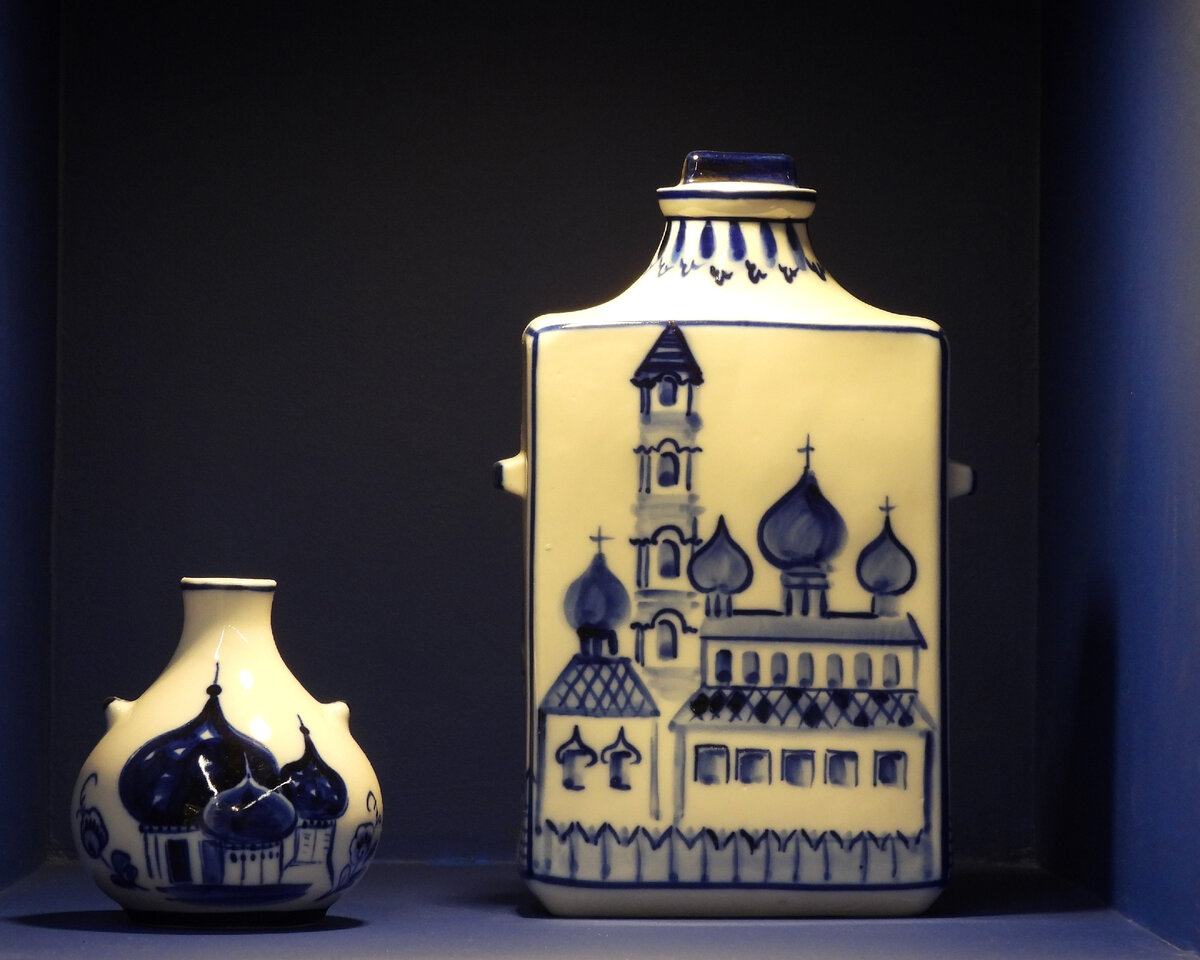 фарфор 4 буквы. тарелка белая с фруктами каймой. Mt фарфор франция. чайный сервиз shibata. сервиз churchill blue willow.