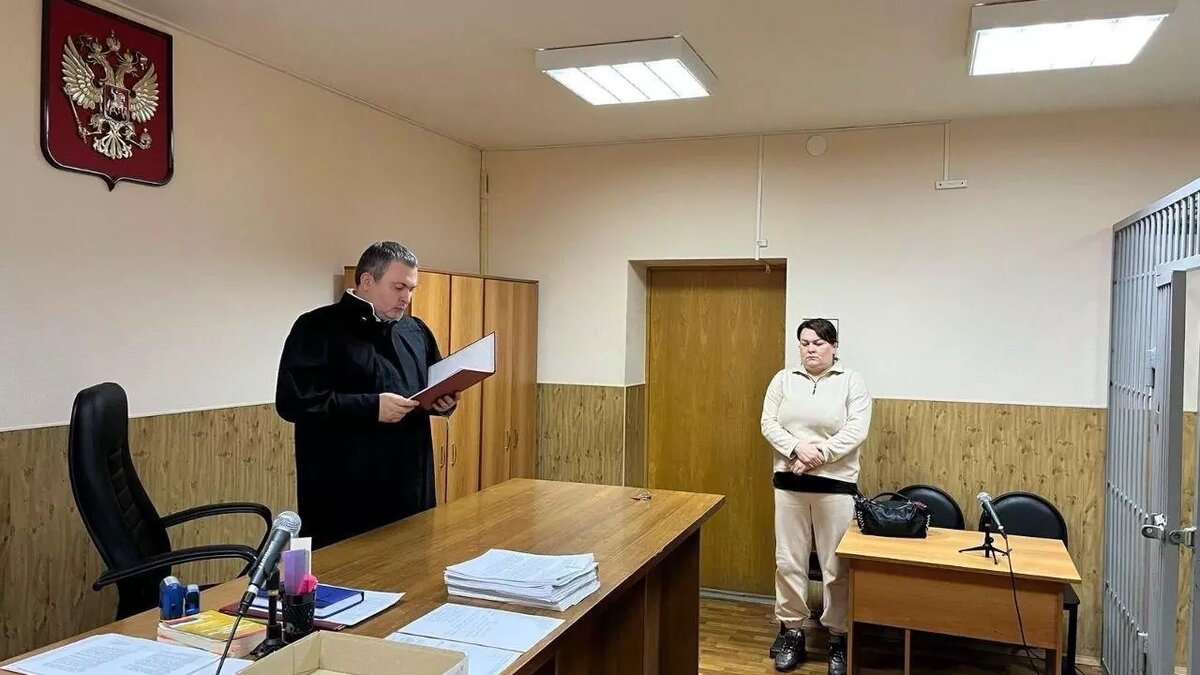     Волгоградка, обманывавшая клиентов с изготовлением памятников и надгробий, получила реальный тюремный срок. Но за решётку она пока не отправится.