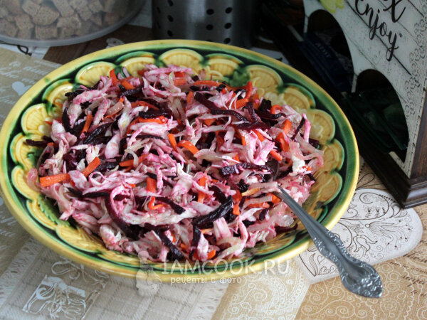 Салаты с курицей, салат цезарь с курицей. Куриные салаты с ананасом, грибами, сельдереем