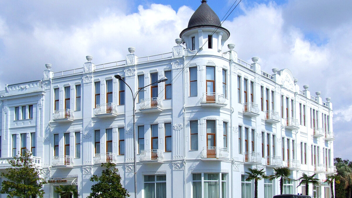 Гостиница "Рица", Сухум, ул. Леона, 2
