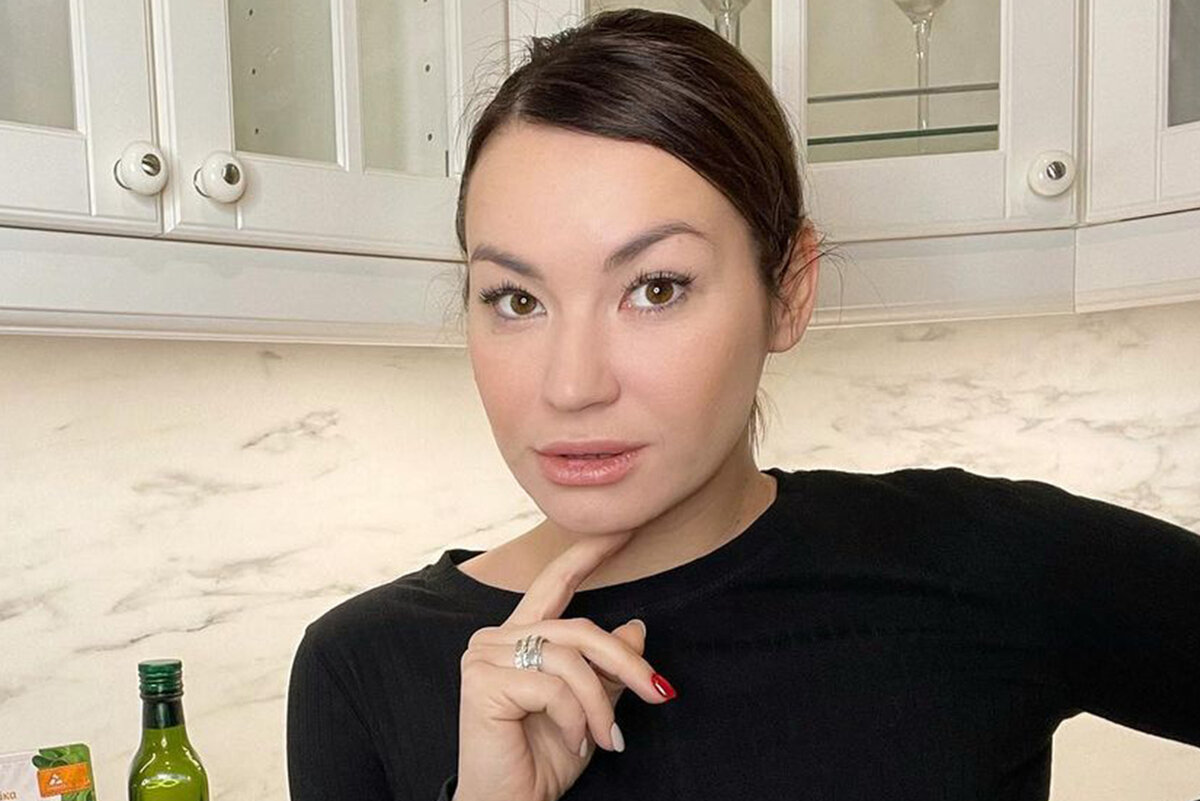 Цитаты про свадебное платье. 1 женщина нужна. Женщина должна принадлежать тому мужчине который решит все проблемы. Без вас хорошо. Женщина принадлежит мужчине.