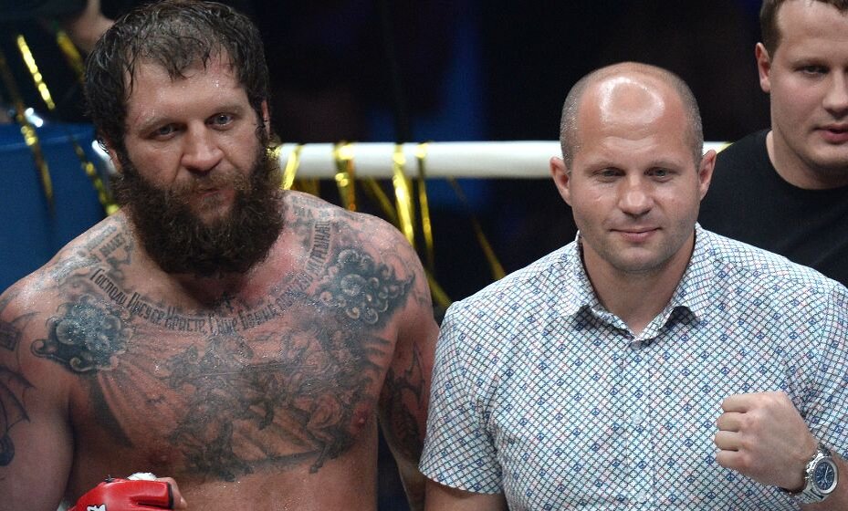    Братья Емельяненко - Александр (слева) и Федор до ссоры всегда поддерживали друг друга на ринге. Фото: ТАСС