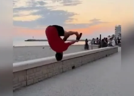 Переобуваться в воздухе - любимая фишка западников