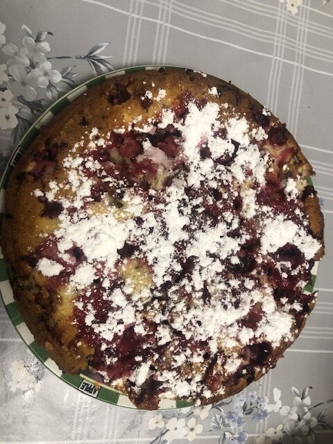 Уничтоженный за один присест пирог.