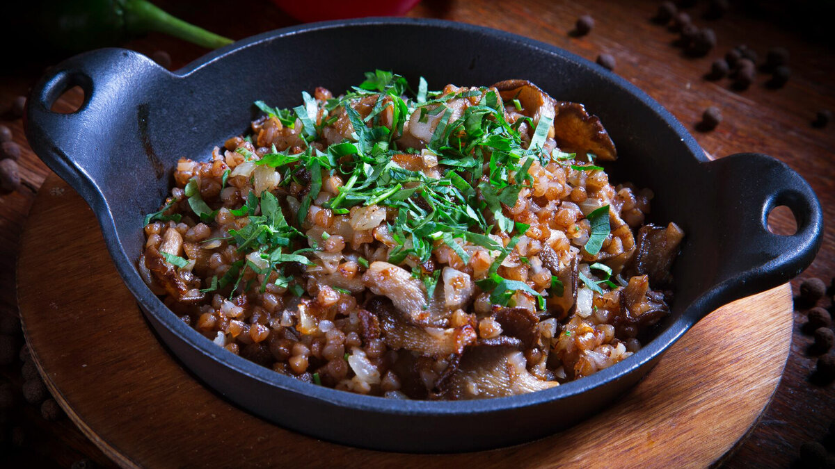 Гречка с мясом и томатной пастой рецепт – Русская кухня: Основные блюда. «Еда»