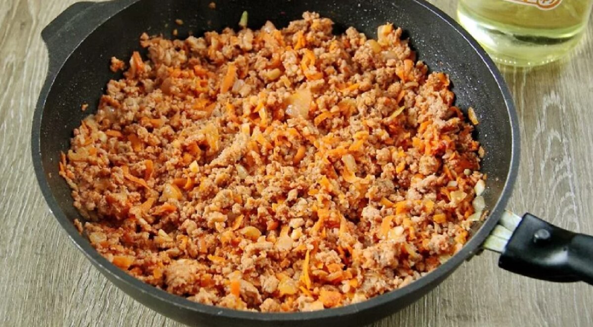 Гречка по купечески. Гречка с фаршем. Гречка по-купечески с фаршем на сковороде. Гречка с перцем. Гречка с фаршем и морковью.