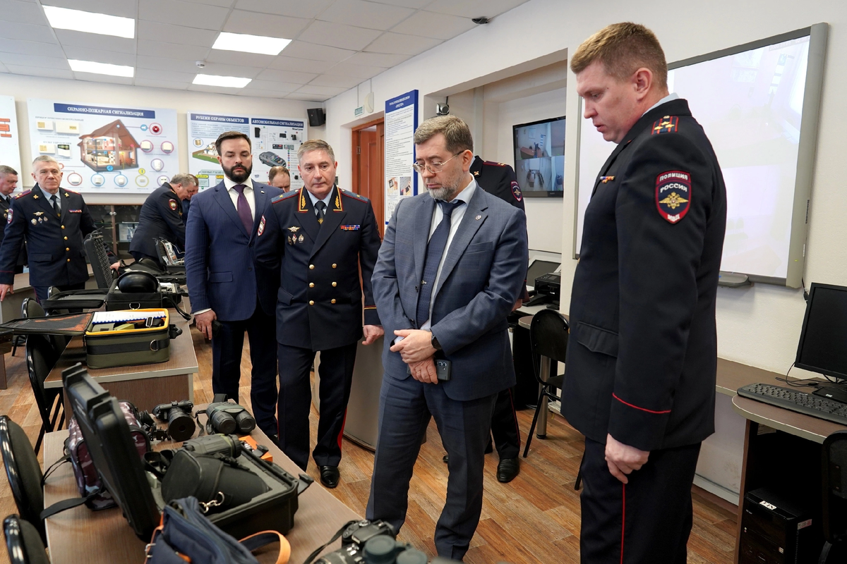 В Омске личному составу представили временно исполняющего обязанности  начальника УМВД России по Омской области | Полиция. Омск | Дзен