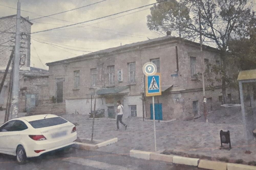    Так выглядел дом до начала строительства торгового центра. Фото: Из личного архивa/ Аида Милаиди