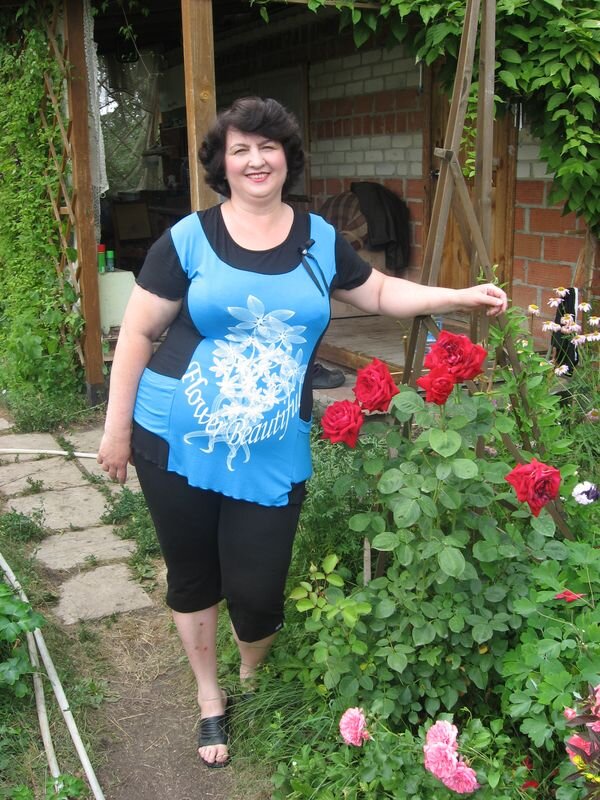 Я и розы "Бургундия" - моё фото