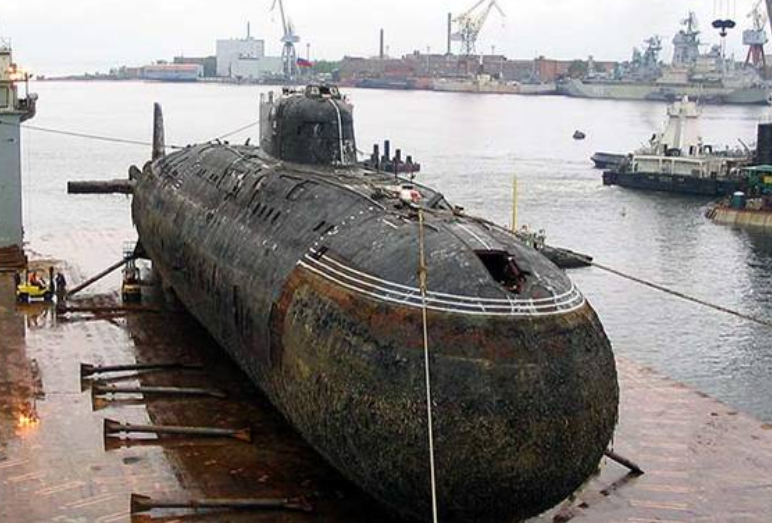 Советская атомная подводная лодка К-370