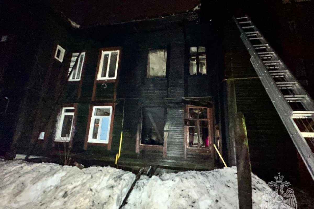    Из горящего дома на улице Инициативной в Твери вышли 18 взрослых и 3 детей