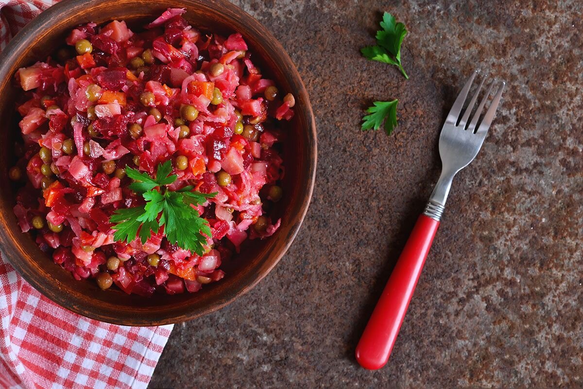 Нет повести прекраснее на свете, чем кислая капустка в винегрете📷
