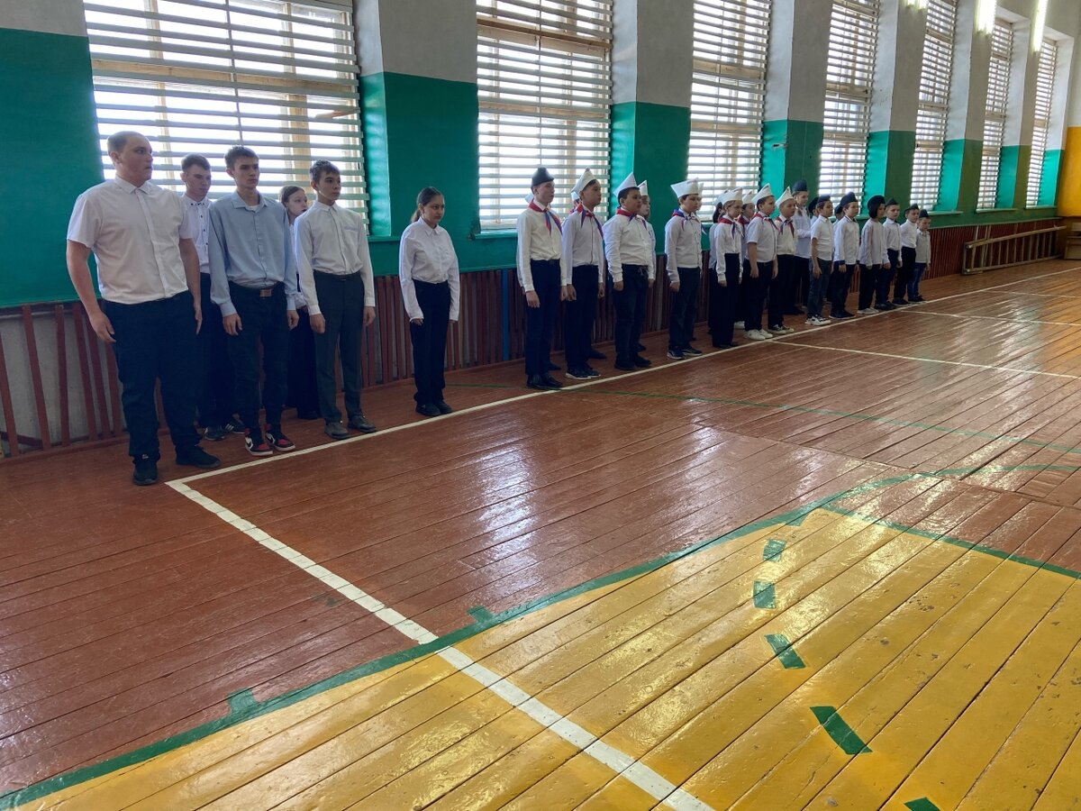 Участники Смотра строевой песни