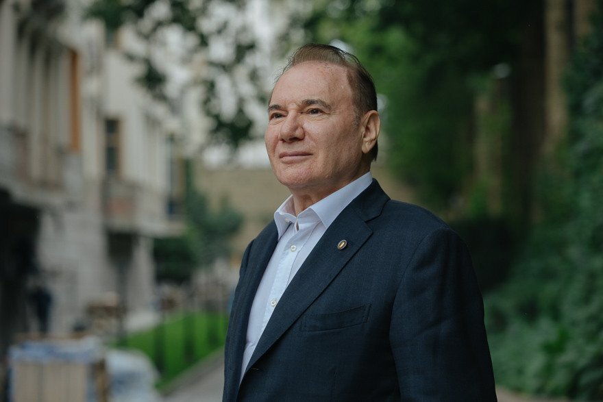 Насколько может продлить молодость и жизнь?	 На 30-40%, то есть на 20-30 лет.