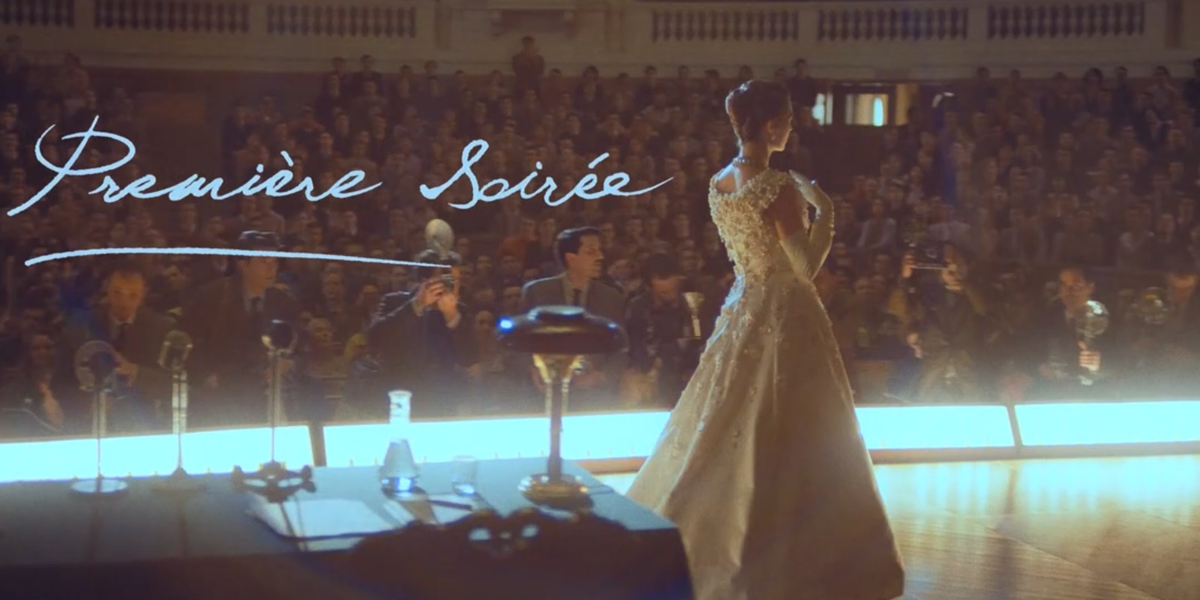 Показ мод в Сорбонне перед встречей студентов с Кристианом Диором.