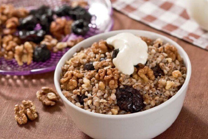 Как правильно варить гречку. Как сварить вкусную рассыпчатую гречку. Рассыпчатая гречка пропорции воды и крупы. Гречка рассыпчатая рецепт. Разваристая гречневая каша.