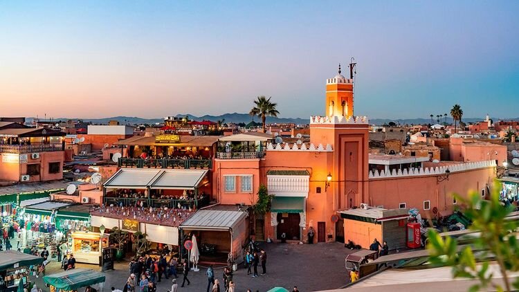 Территория — 446 550 км²                 Численность населения — 37 112 080   чел.       Столица — Рабат.                               Официальный язык — арабский.               Валюта — марокканский дирхам.