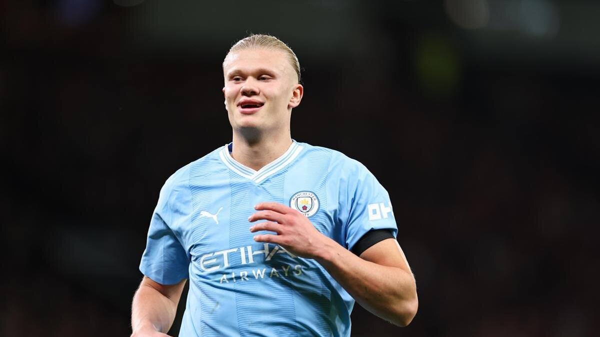    Футболшы Эрлинг Холанд:Robbie Jay Barratt / Getty Images