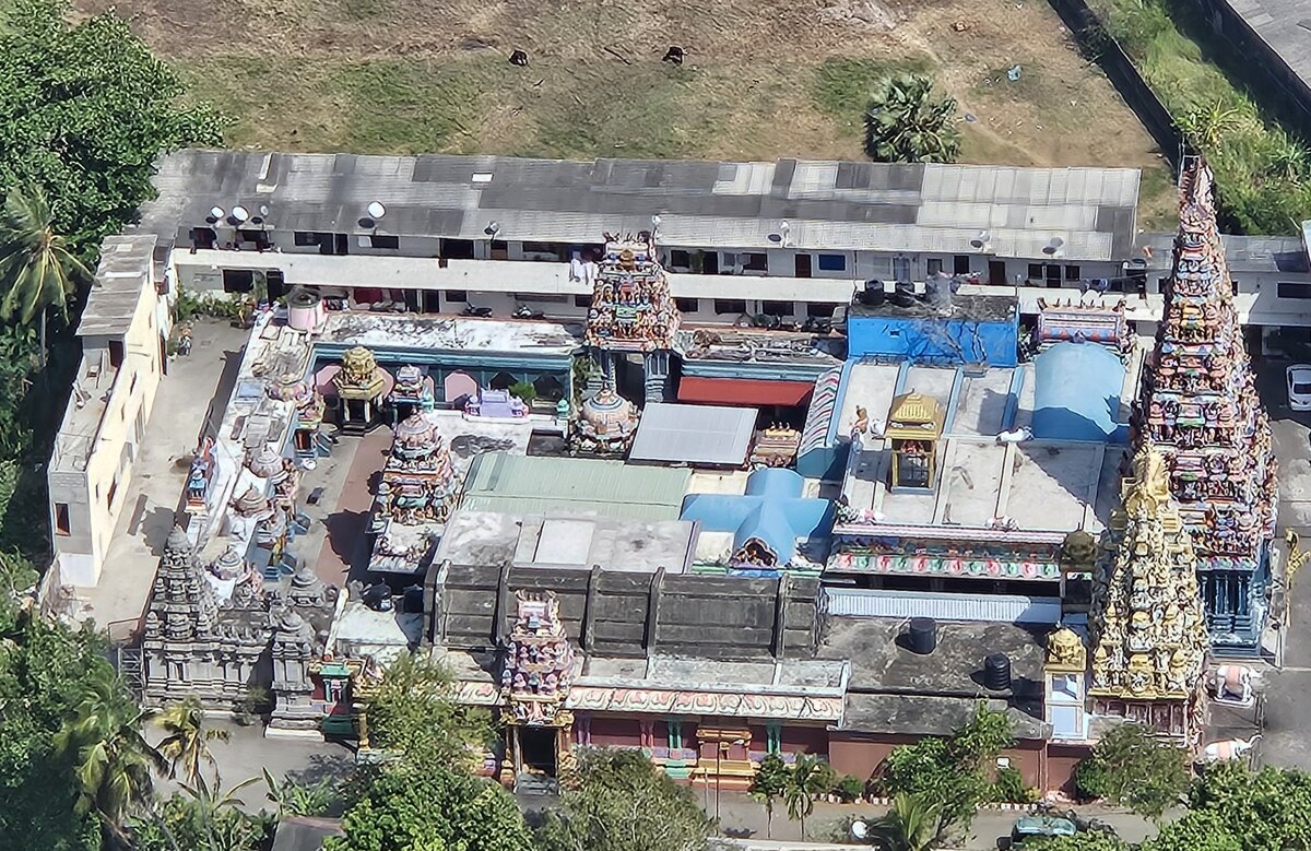 Вид на храм Каилавасана с телебашни | Личное фото