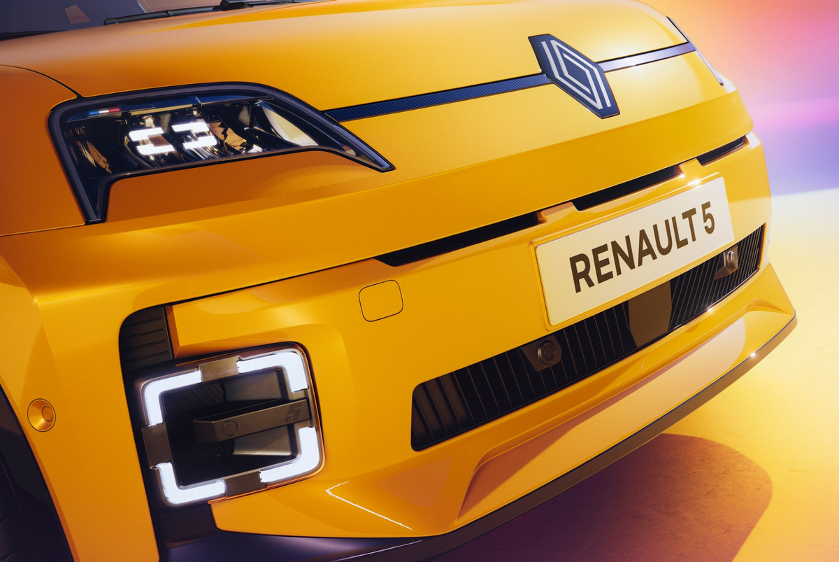 Новый Renault 5 в серийном исполнении представлен официально на Женевском автосалоне 2024 года 