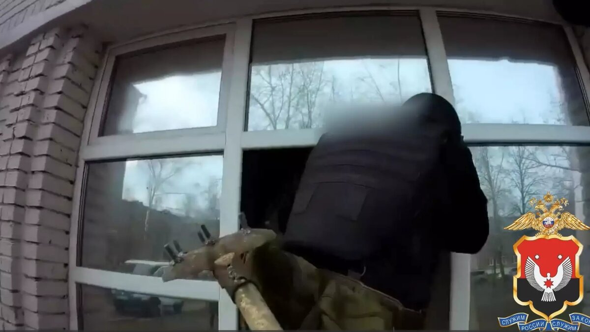     В Удмуртии перед судом предстанут 11 участников организованной группы, обвиняемые в изготовлении и демонстрации порноматериалов. Об этом сообщает пресс-служба МВД по Удмуртской Республике.