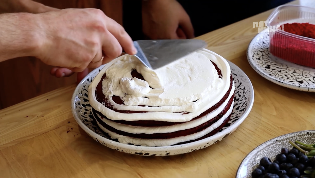 Воздушный торт с шоколадом. Дзен шоколадный торт. Торт картинка. Торт шантеклер. Торт шантеклер рецепт с фото.