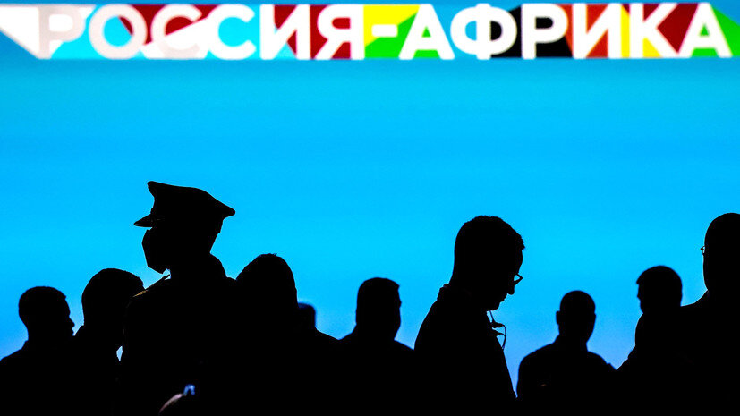   globallookpress.com