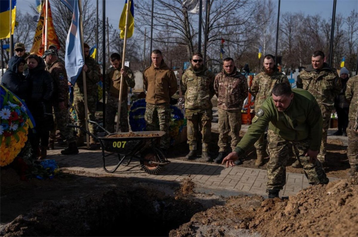    Похороны боевика Егора Волошина.