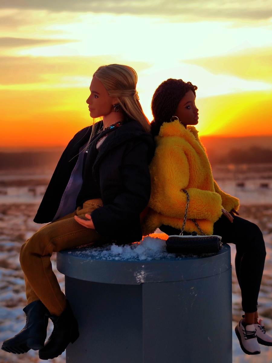 Лео и Эль в лучах закатного солнца