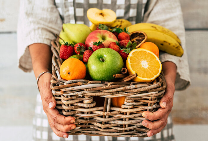 В Россию можно ввезти в личных целях фрукты весом не более пяти килограмм на одного человека / Фото: Adobe Stock