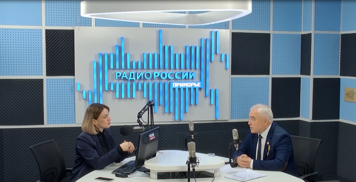 Татьяна Гладун и Сергей Макаров в медиастудии ГТРК "Владивосток"