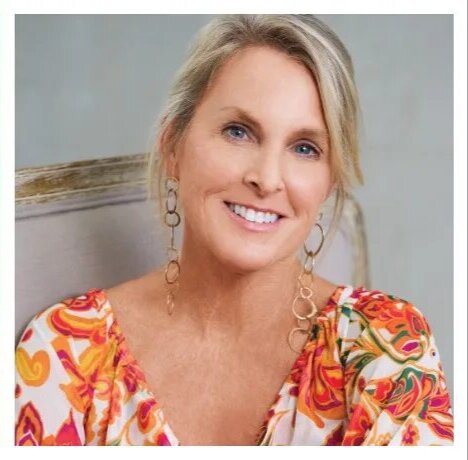 Американская писательница, носящая негласный титул " королевы летних романов"