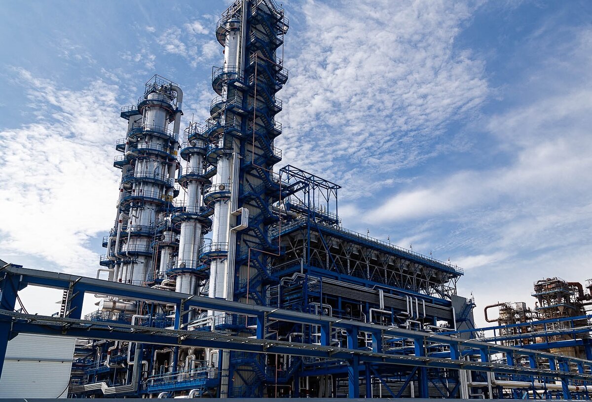 Установка крекинга нефти