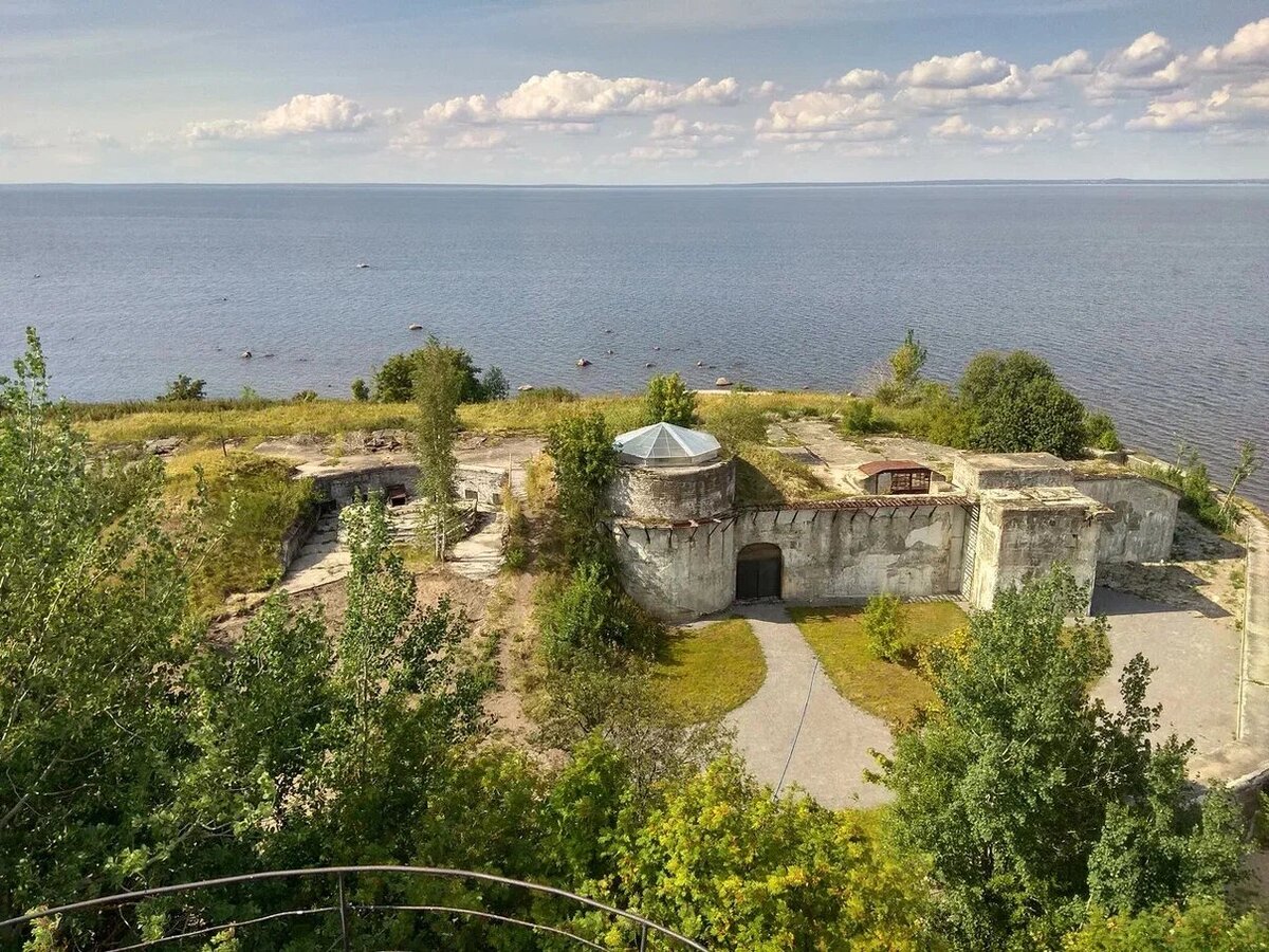 Форт Риф — памятник фортификационного искусства мирового значения. Его оборонительные сооружения хорошо сохранились и вызывают большой интерес у любителей военной истории. Источник: Яндекс Карты. Автор: Семён Л.