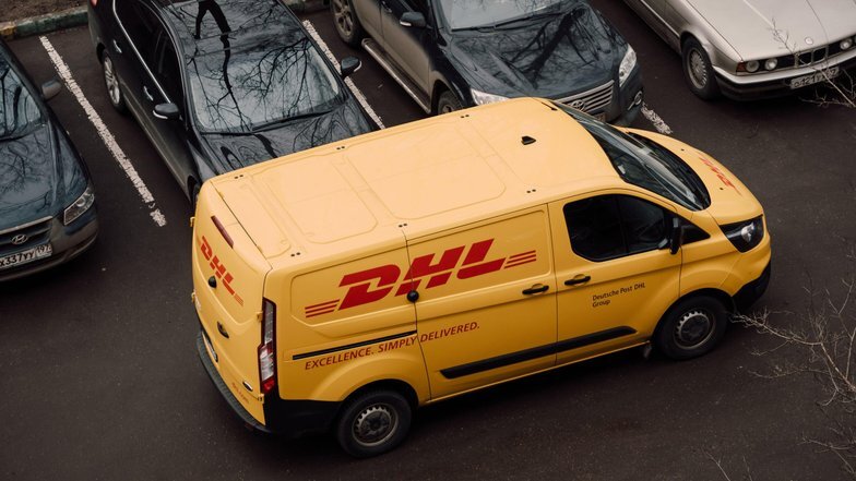    Административный кодекс за создание помех в движении предусматривает ответственность по части 4 статьи 12.19 в виде штрафа в размере 2000 рублей, а в Москве и Санкт-Петербурге — 2500 рублей